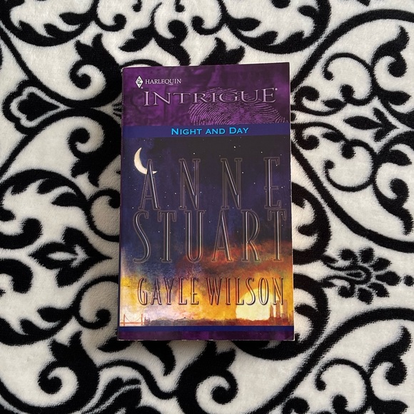 Used Set of 4 Paperback Harlequin Intrigue Books Romantic Suspense Romance Book - Picture 5 of 10